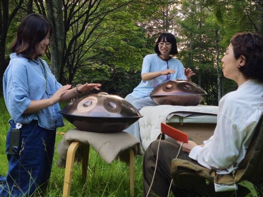 森の中でのハンドパンセッション